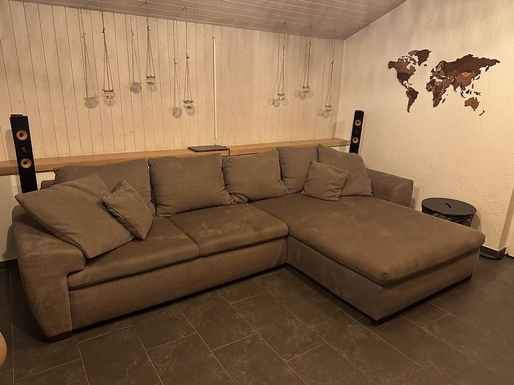 Divani: Ecksofa grau Top Zustand – Usato da Truttikon venduto da menefique 1