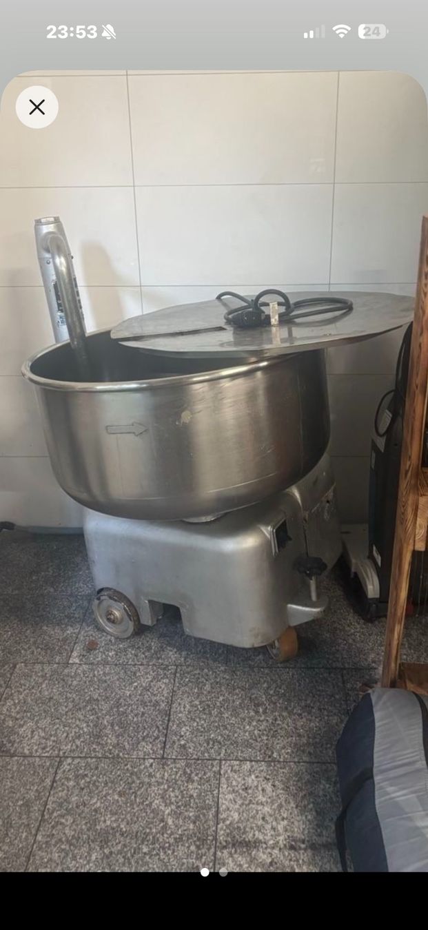 Elettrodomestici da cucina: Knetmaschine, Teigknetmaschine, Hubkneter – Usato da Wolfwil venduto da RESTPOSTEN-Engros1 1