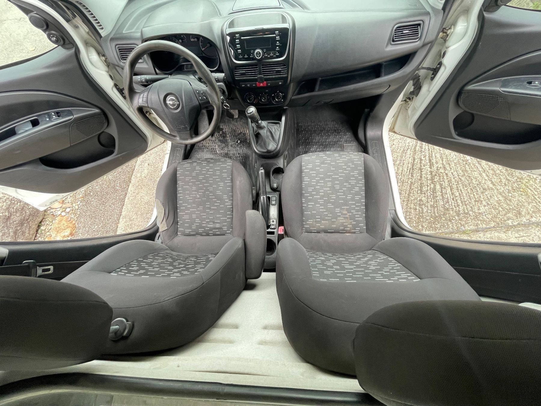 Opel Veicoli commerciali: Opel Combo D 1.4i – Usato da Kehrsatz venduto da luchluc 6