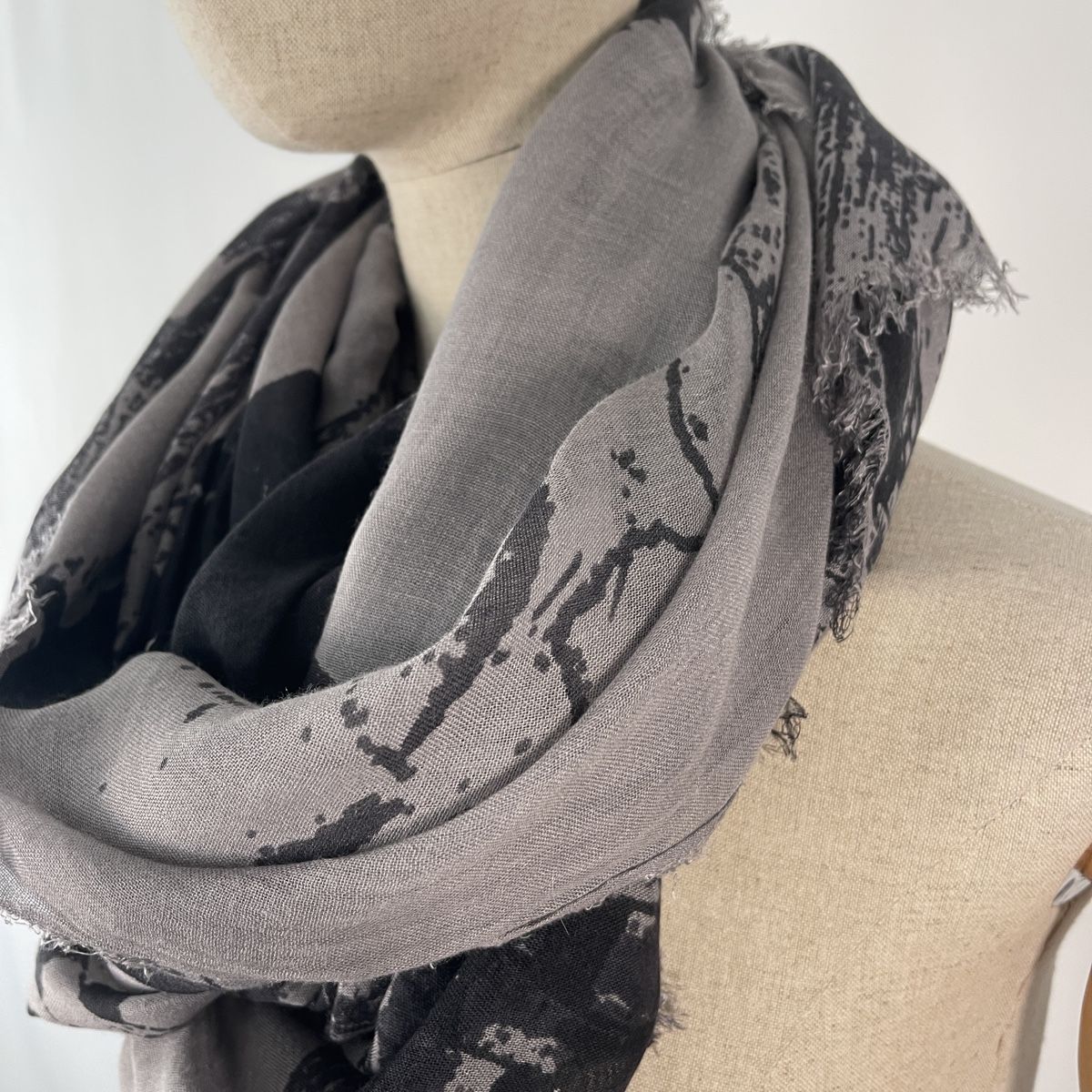 Repeat Foulard & Sciarpe: REPEAT Cashmere/Silk Scarf – Nuovo (secondo la descrizione) da Emmen venduto da Avviivva_Com2023 2