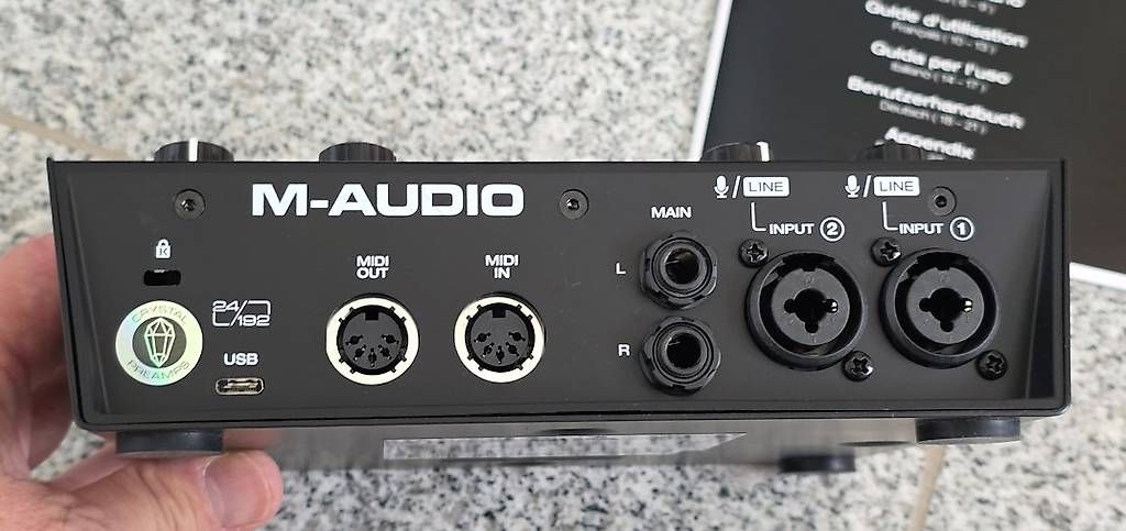 M-Audio Attrezzatura per studi di registrazione: M-Audio AIR 192 6 USB Audio MIDI Interface – Usato da Amlikon-Bissegg venduto da Pbulgheroni 1