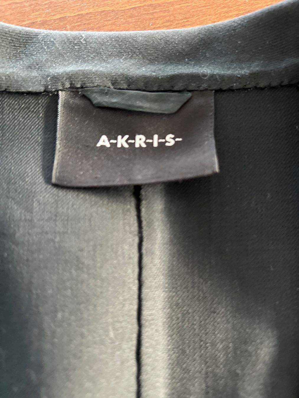 Akris Jacken: Akris Blazer Gr. 44-Schwarz Elegant. – Gebraucht aus Ebmatingen von Mistelu 2