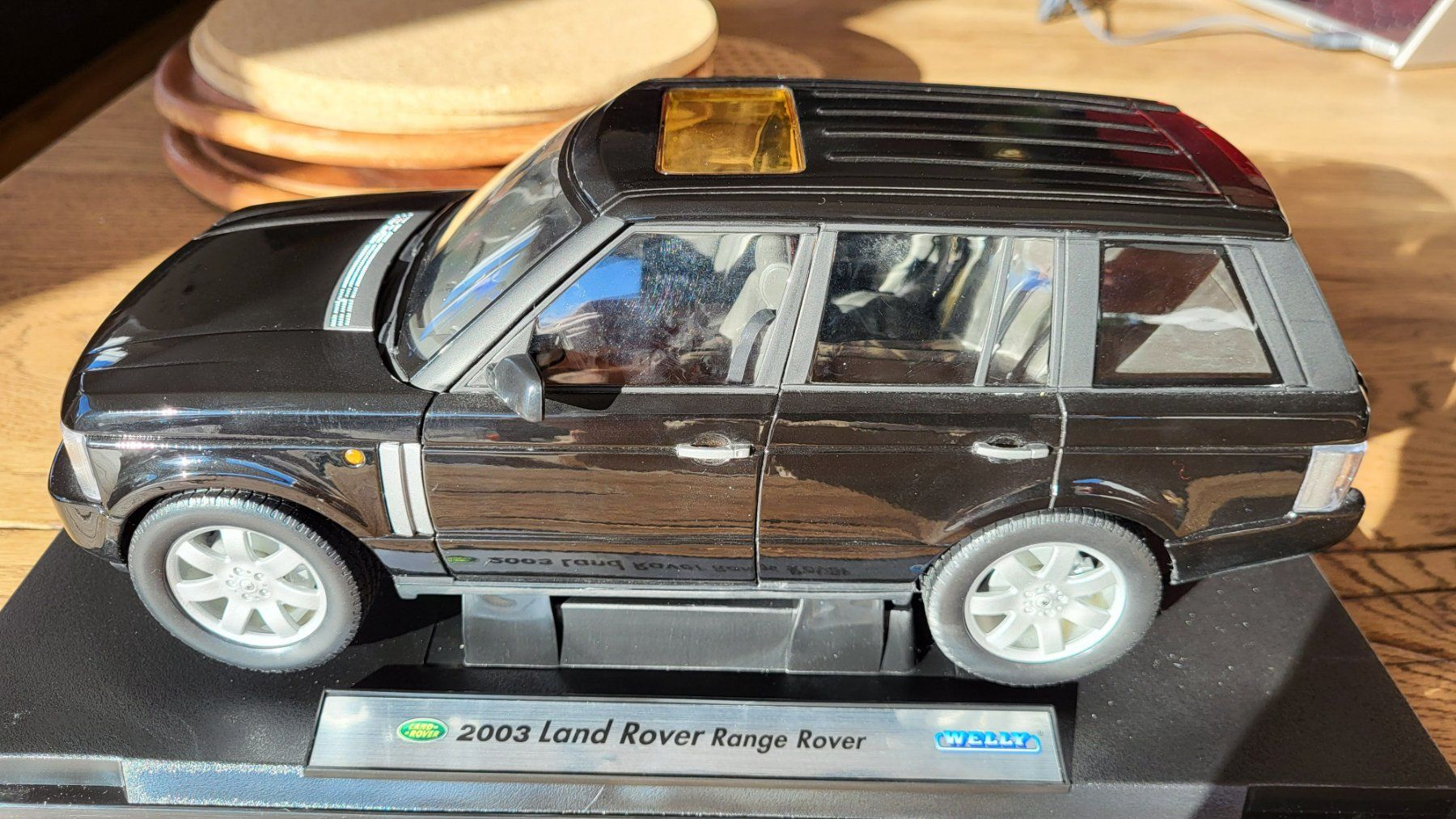 Welly Modellautos: Land Rover, Range Rover 2003 1:18 Welly – Gebraucht aus Rothrist von Juana5