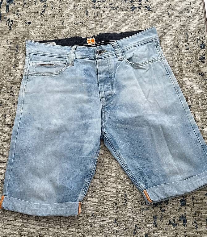 Pantaloni: Hugo Boss Orange Kurzhose 33/34 – Usato da Oberrüti venduto da draca1