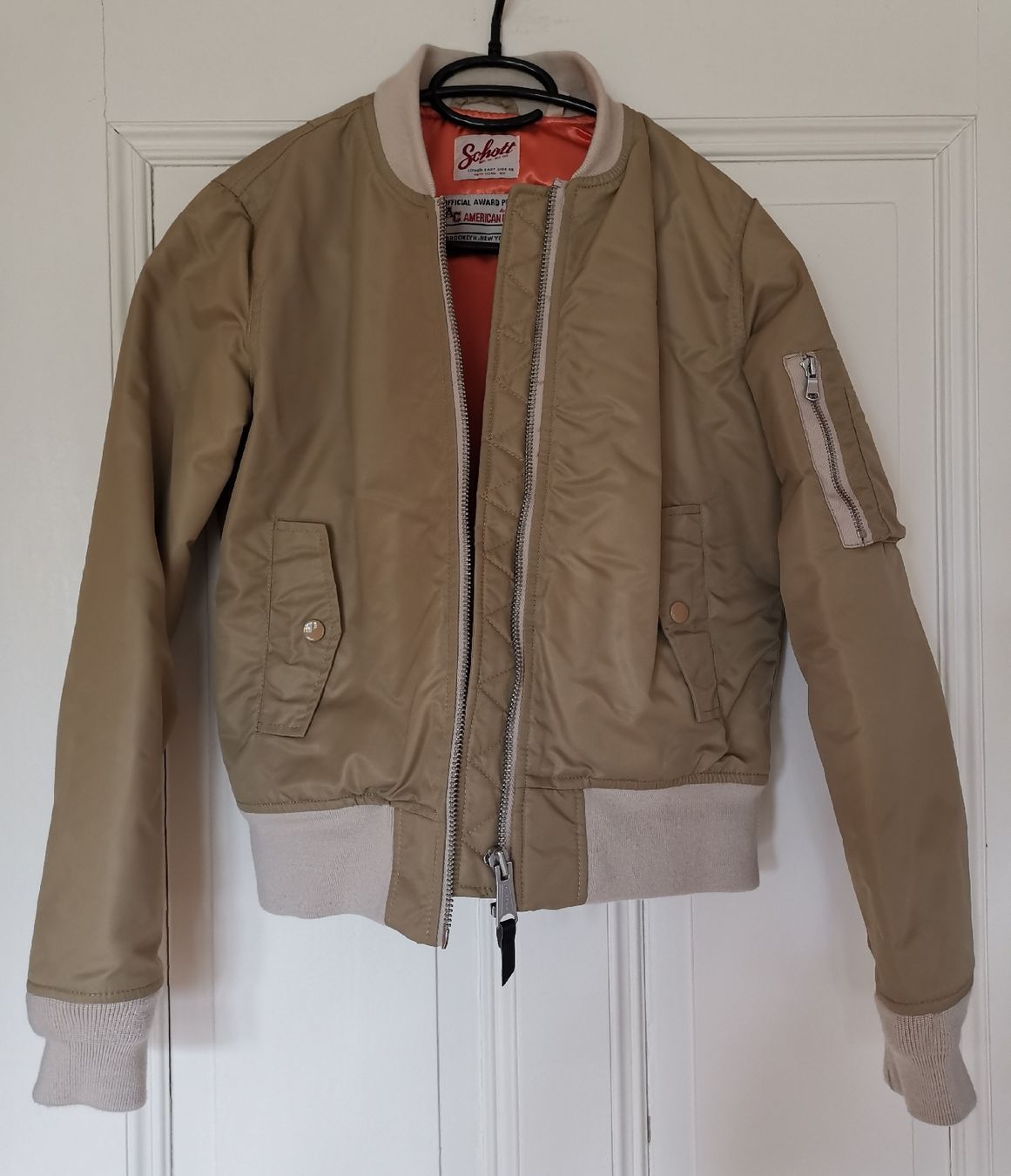 Schott Giacche: Schott Bomberjacke – Usato da Uerikon venduto da pink_flamingo