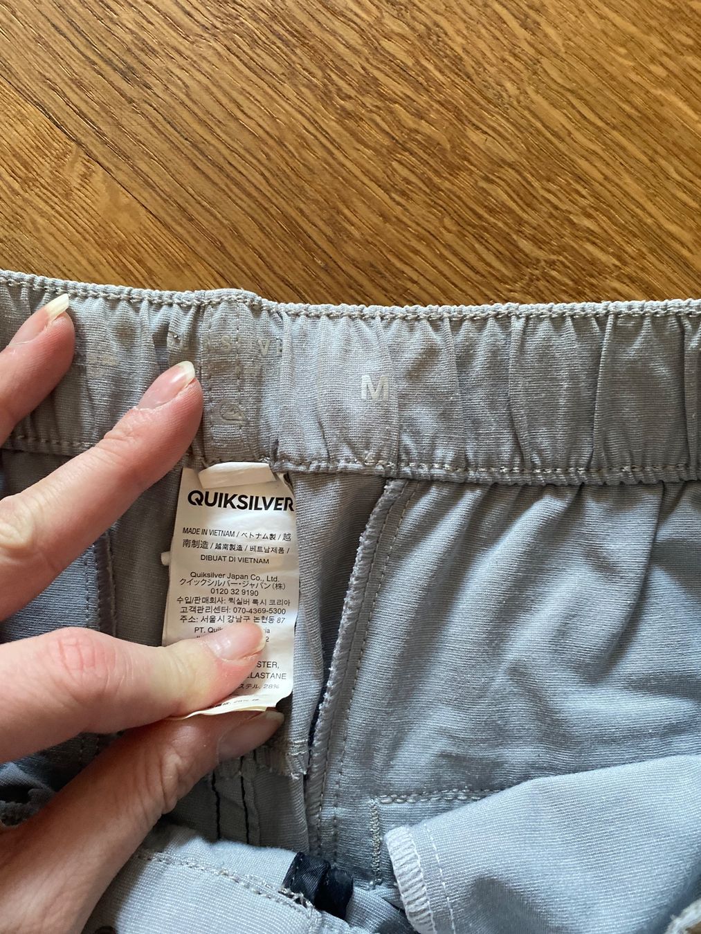 Quiksilver Pantaloni: Quiksilver Herren Sommer-Shorts – Usato da Bern venduto da mue_yhz5 2
