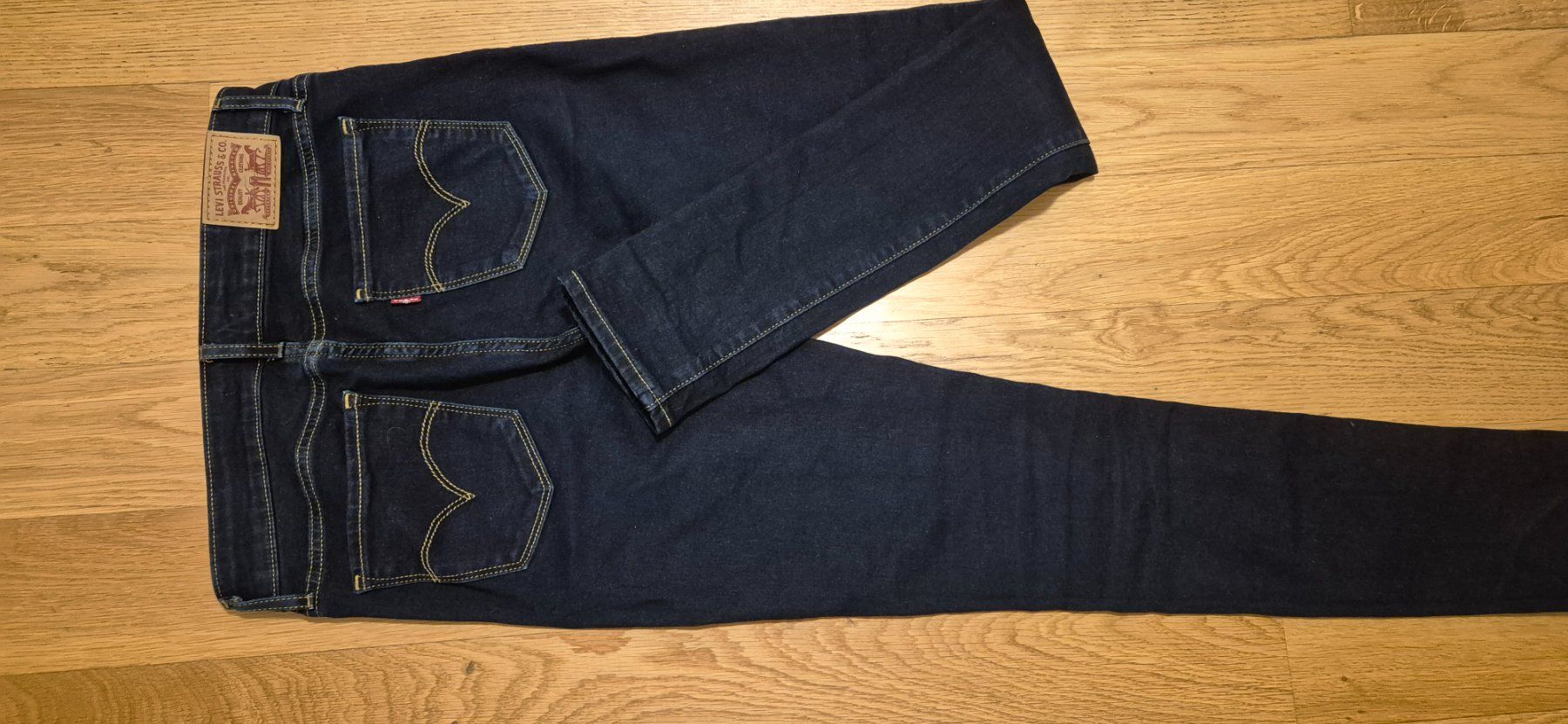 Levi's Jeans: Jeans Levi's – Nuovo (secondo la descrizione) da Lausanne venduto da malimar3 4