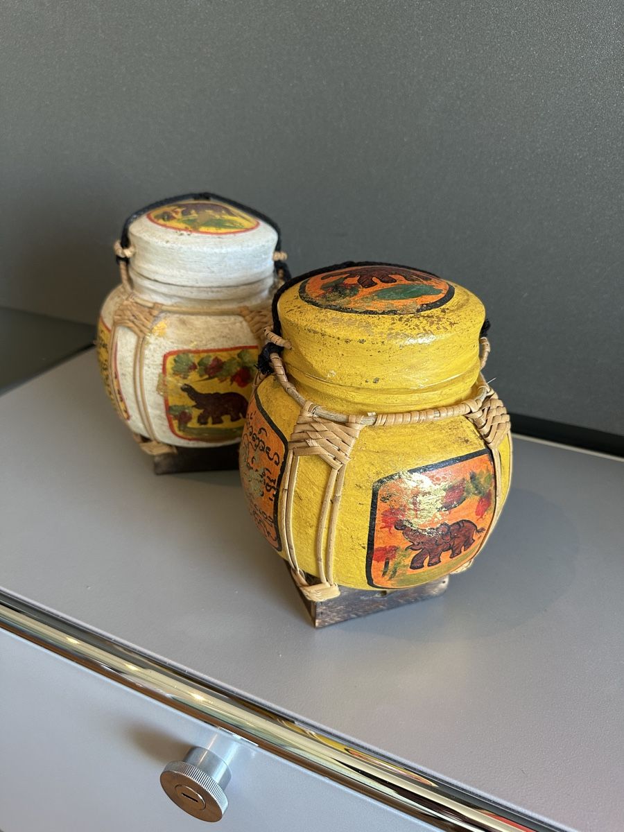 Tutte le decorazioni: Zwei thailändische Reisbehälter – Nuovo (secondo la descrizione) da Zürich venduto da Tasse2 1