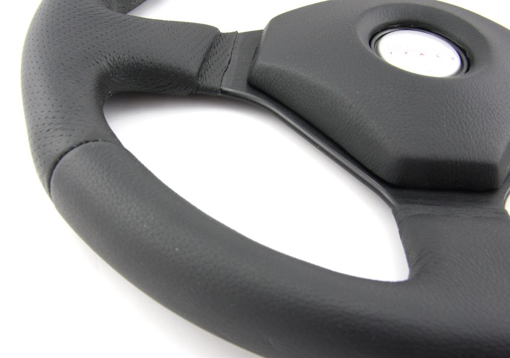 Tutti pezzi di ricambio auto: Momo Leder Sportlenkrad Driver 350mm sch – Nuovo e nell'imballaggio originale da Moers venduto da BMS-Racing 3