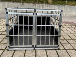 Hundebox für Auto (Masse 97 X 90 X 71)