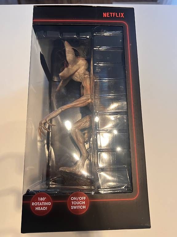 Statuette: Stranger things - Demogorgon 3D Light desk lamp – Usato da Prangins venduto da AndreGB 1