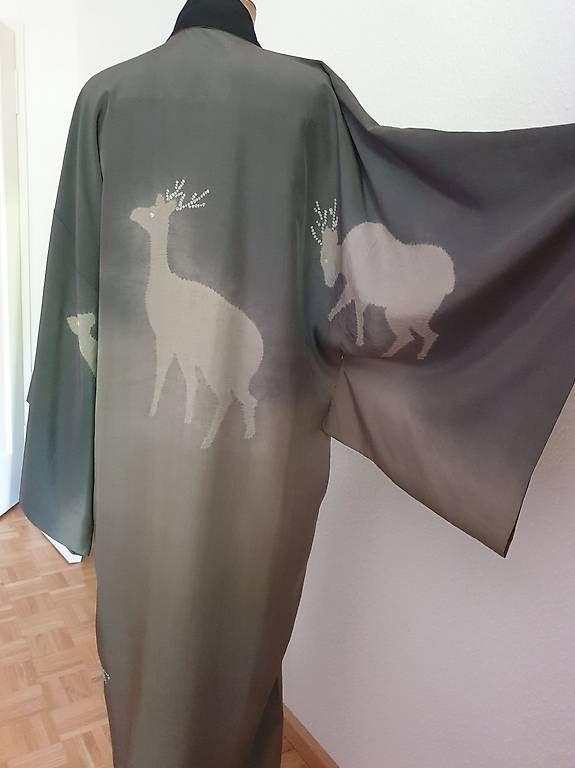 Internationale Kunst: Original Japanischer Seidenkimono – Gebraucht aus Basel von akp_c5zl 2