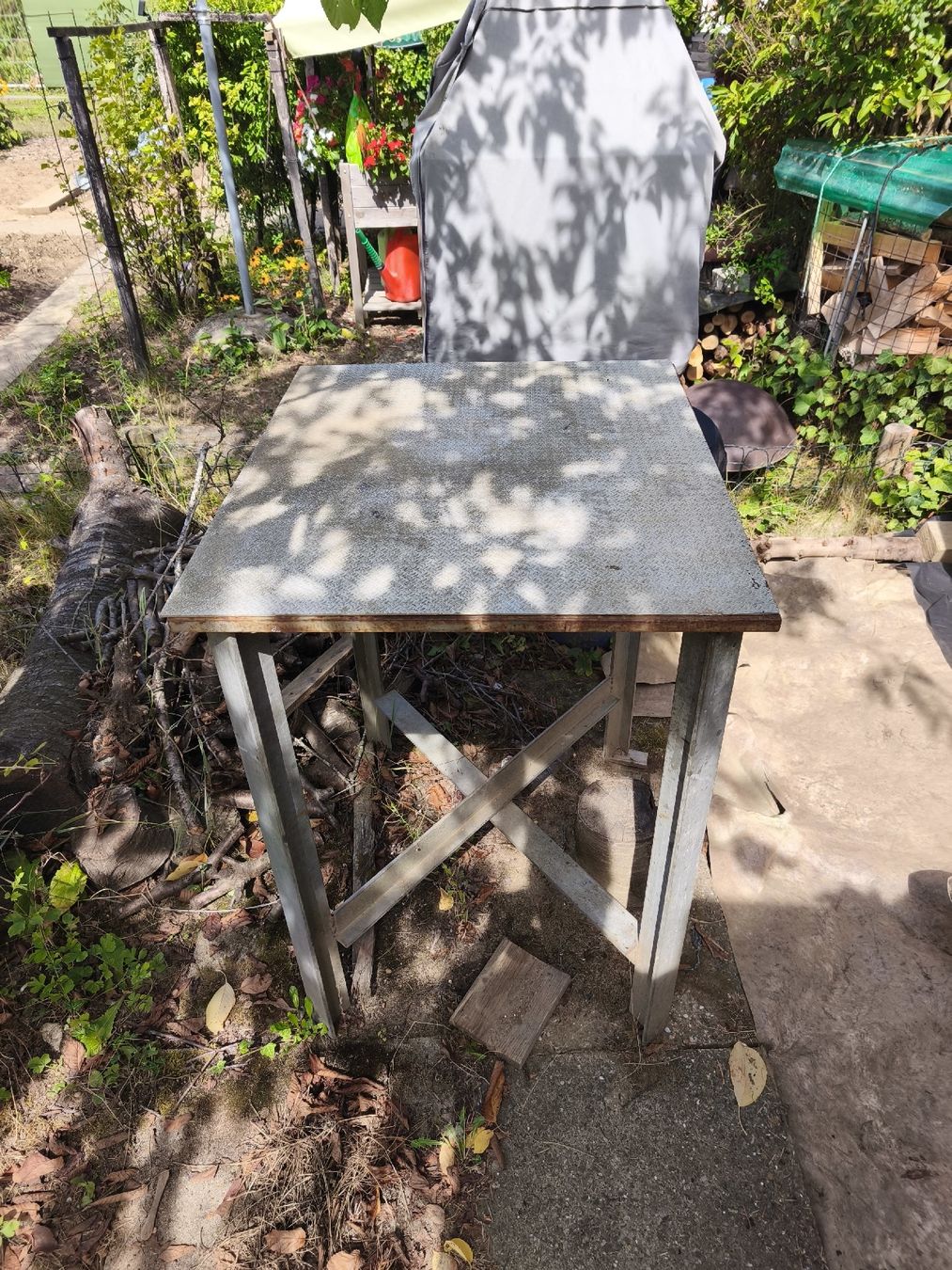 Tables: Gartentisch Metall gebraucht ca. 67x77x90cm – D'occasion à Reinach BL par MIL-HA 4
