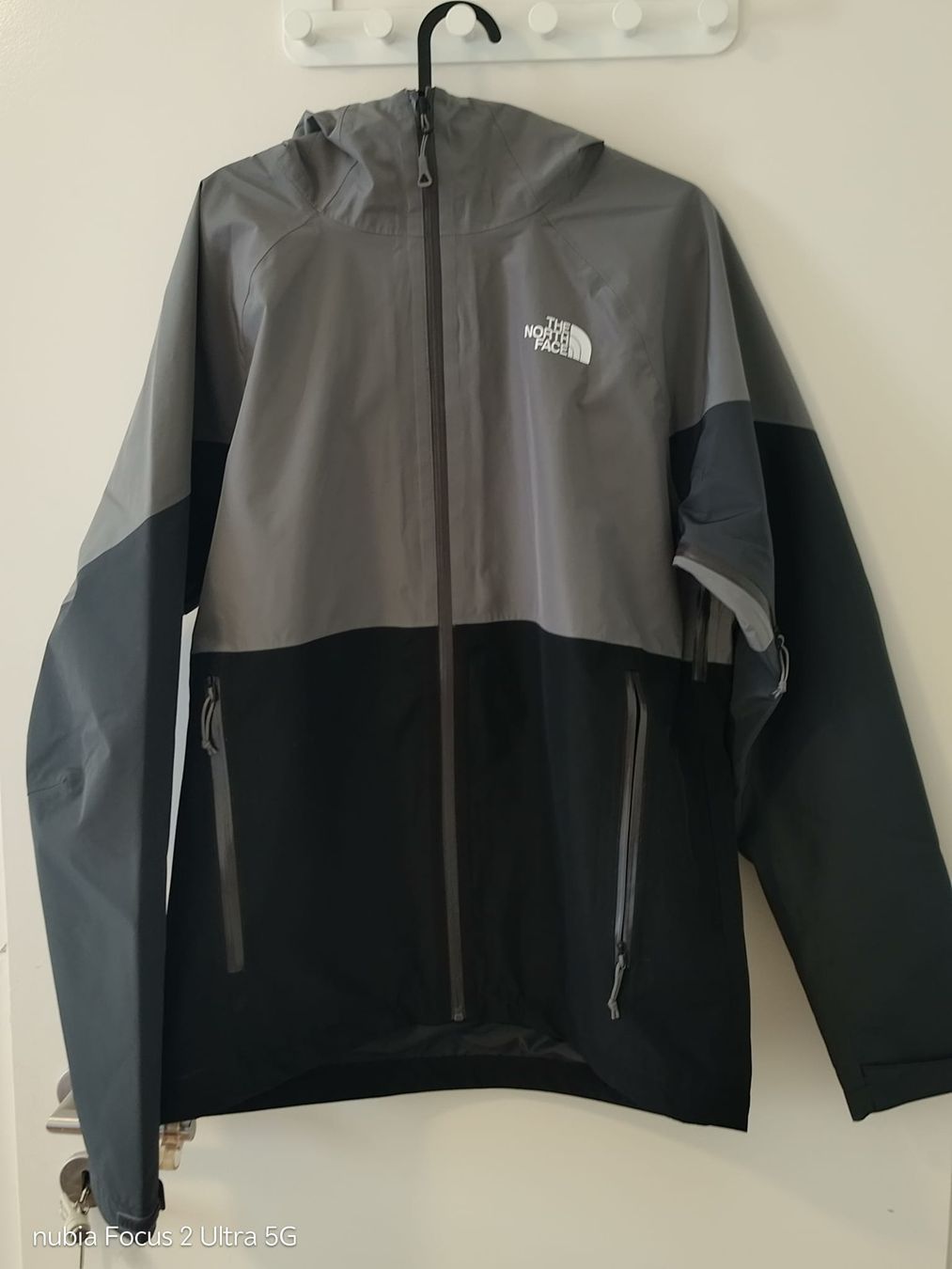 North Face Vestes: The North Face Jacket size M grey/black condition perfect – Neuf (Voir description) à wattwil par pel_qh26 2