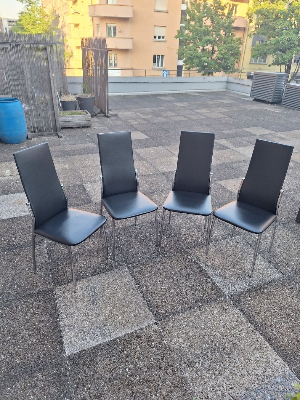 Chaises: 4 Esszimmerstühle – D'occasion à Zürich par mats.stone