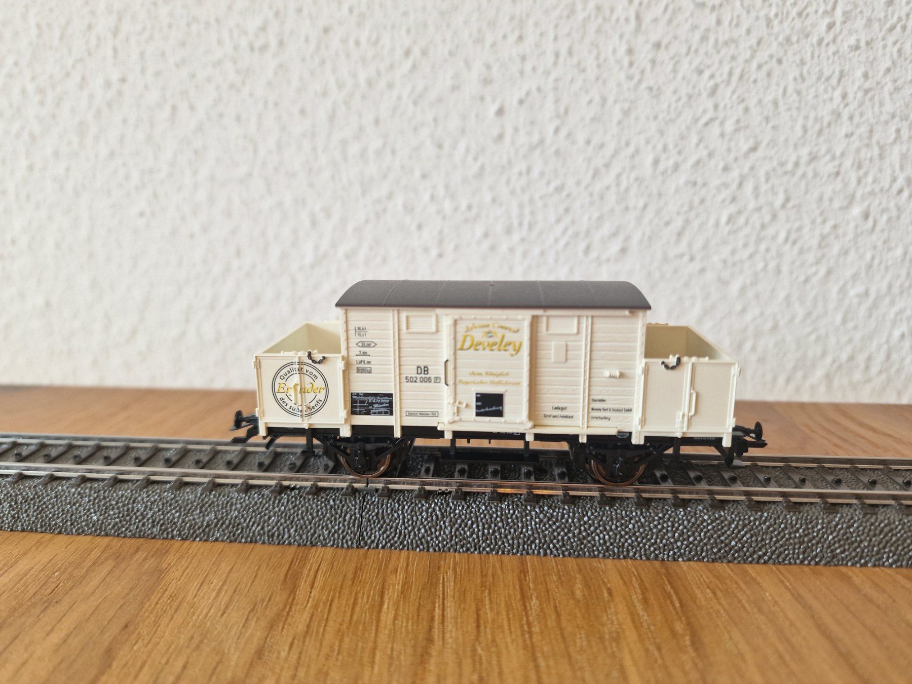Märklin Modellini di ferrovie: DB Güterwagen Develey H0 – Usato da Matten b. Interlaken venduto da lor_hr9w