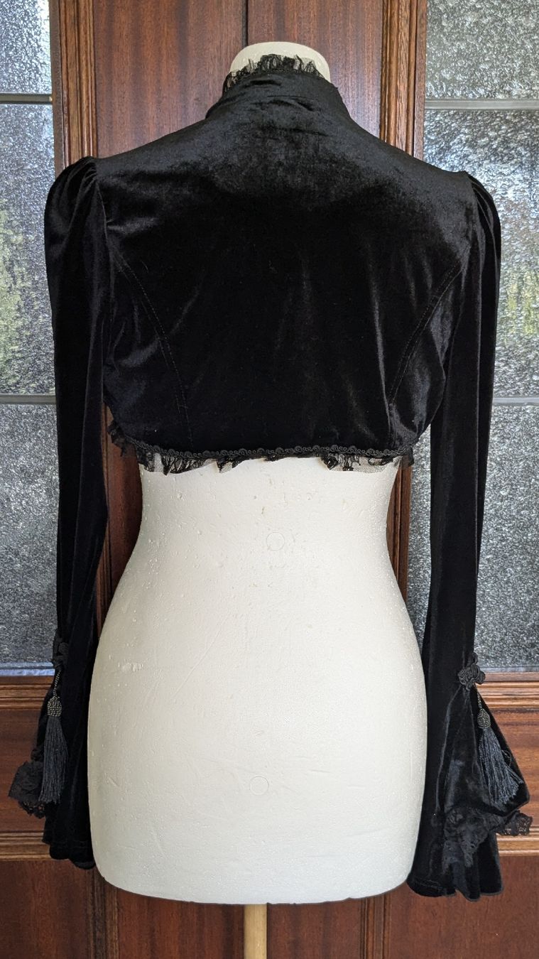 Boleros: Gothic Bolero S – Gebraucht aus Emmenbrücke von dragonfly_8 1