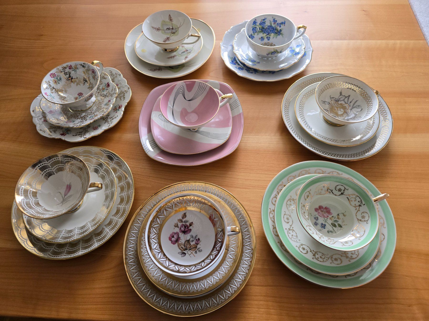 Set di piatti: Geschirrset – Usato da Gossau SG venduto da Novaforte