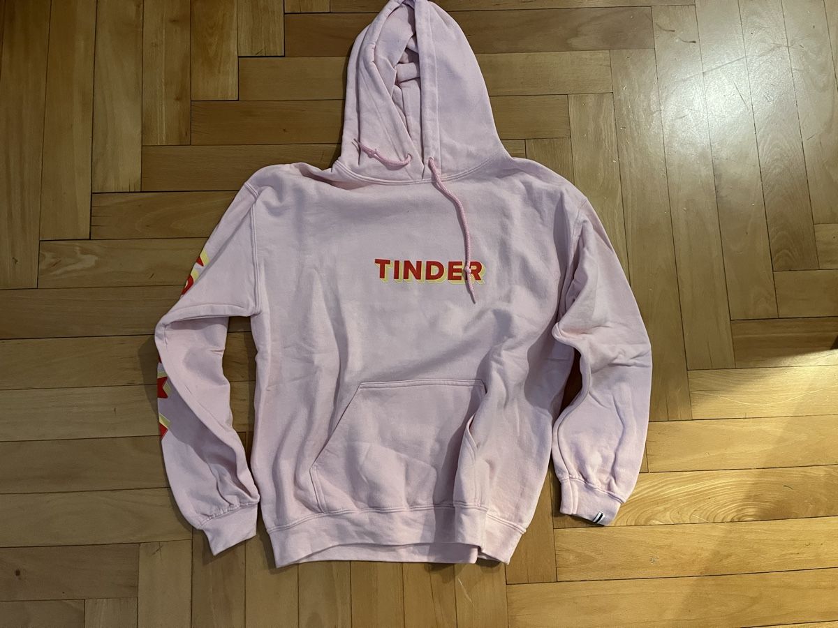 Pullover & Sweatshirts: Tinder Pullover – Gebraucht aus Zürich von cat_rsn7
