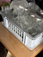 Konvolut Glasgefässe und Schalen in Kunststoffbox gebraucht