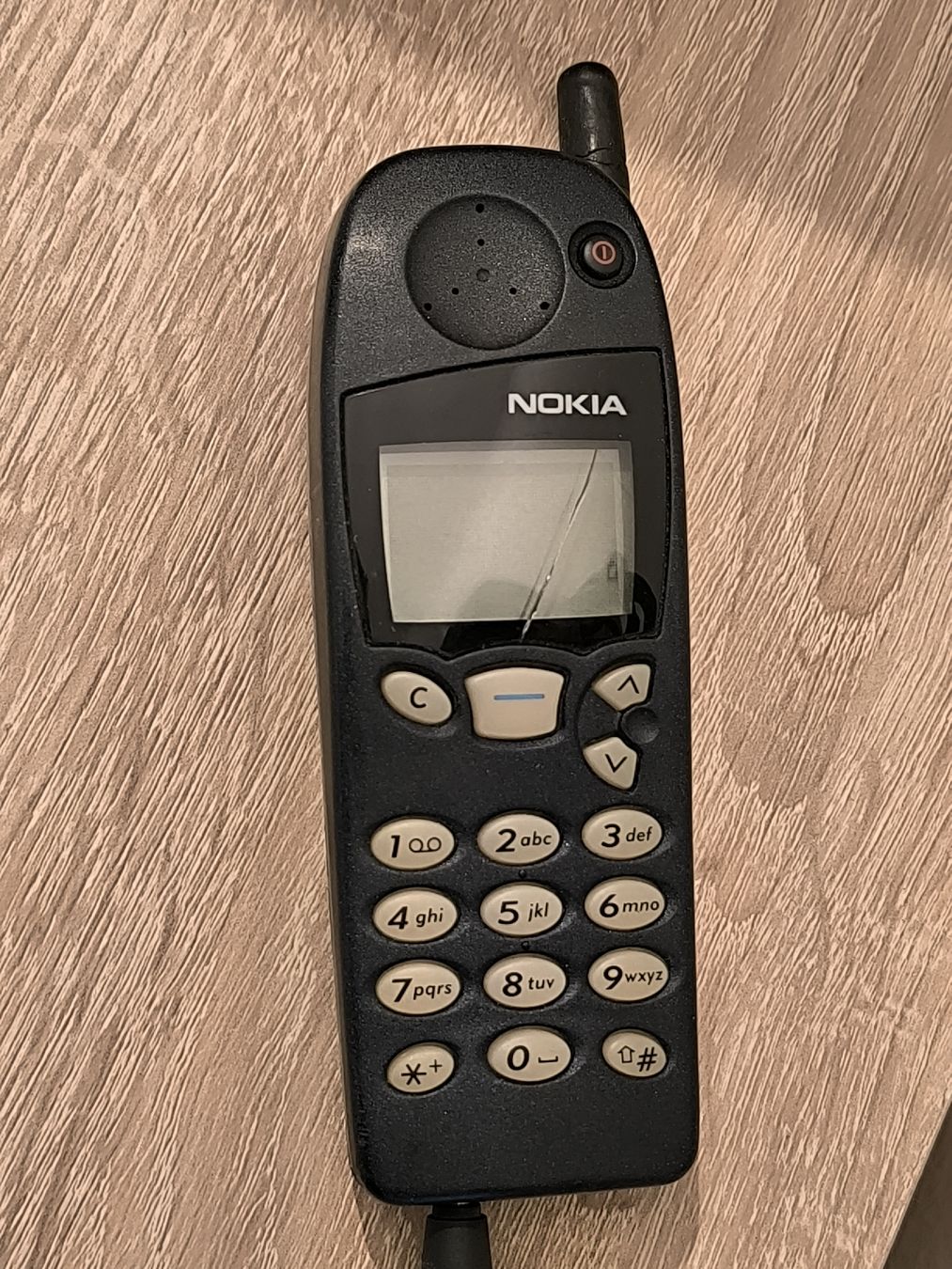 Nokia Telefoni cellulari / Smartphones: Nokia Vintage avec chargeur – Difettoso da La Chaux-de-Fonds venduto da lolmaker1007 2