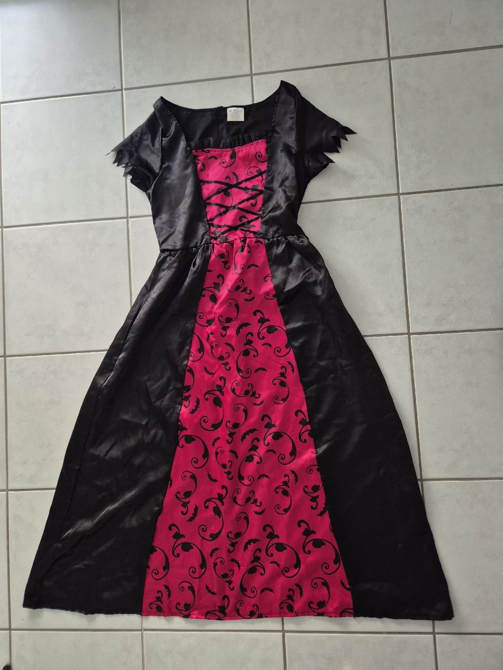 Costumi: Robe+chapeau – Usato da Granges-Paccot venduto da smo_dp89 1