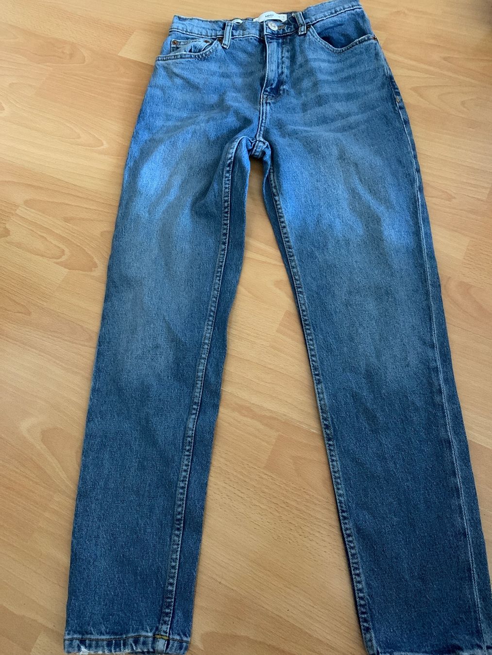 Mango Jeans: Joli jeans Mango taille 34 – Usato da MEYRIN venduto da Gwendo10