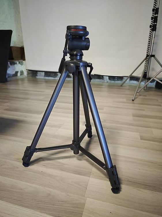 Treppiedi & Teste: Trépied photo/vidéo SolideX VT-87HQ avec boîte d'origine – Usato da Lausanne venduto da Haouille