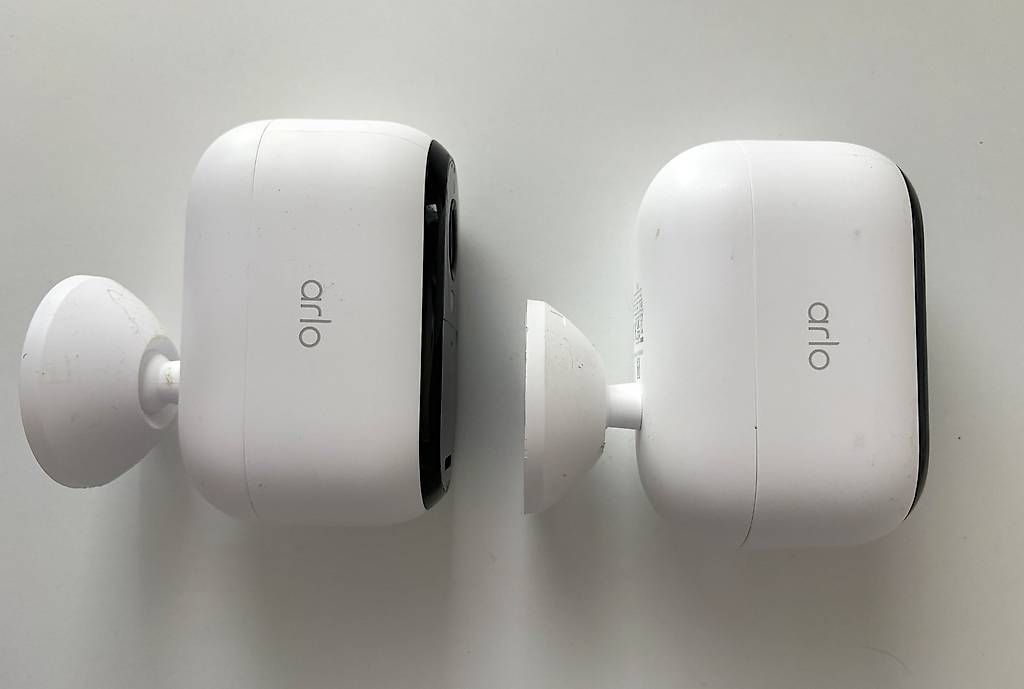 Arlo Caméscopes: Arlo Essential 3 HD - 2er Set inkl. Solarpanels – D'occasion à Unterengstringen par agentg7 2