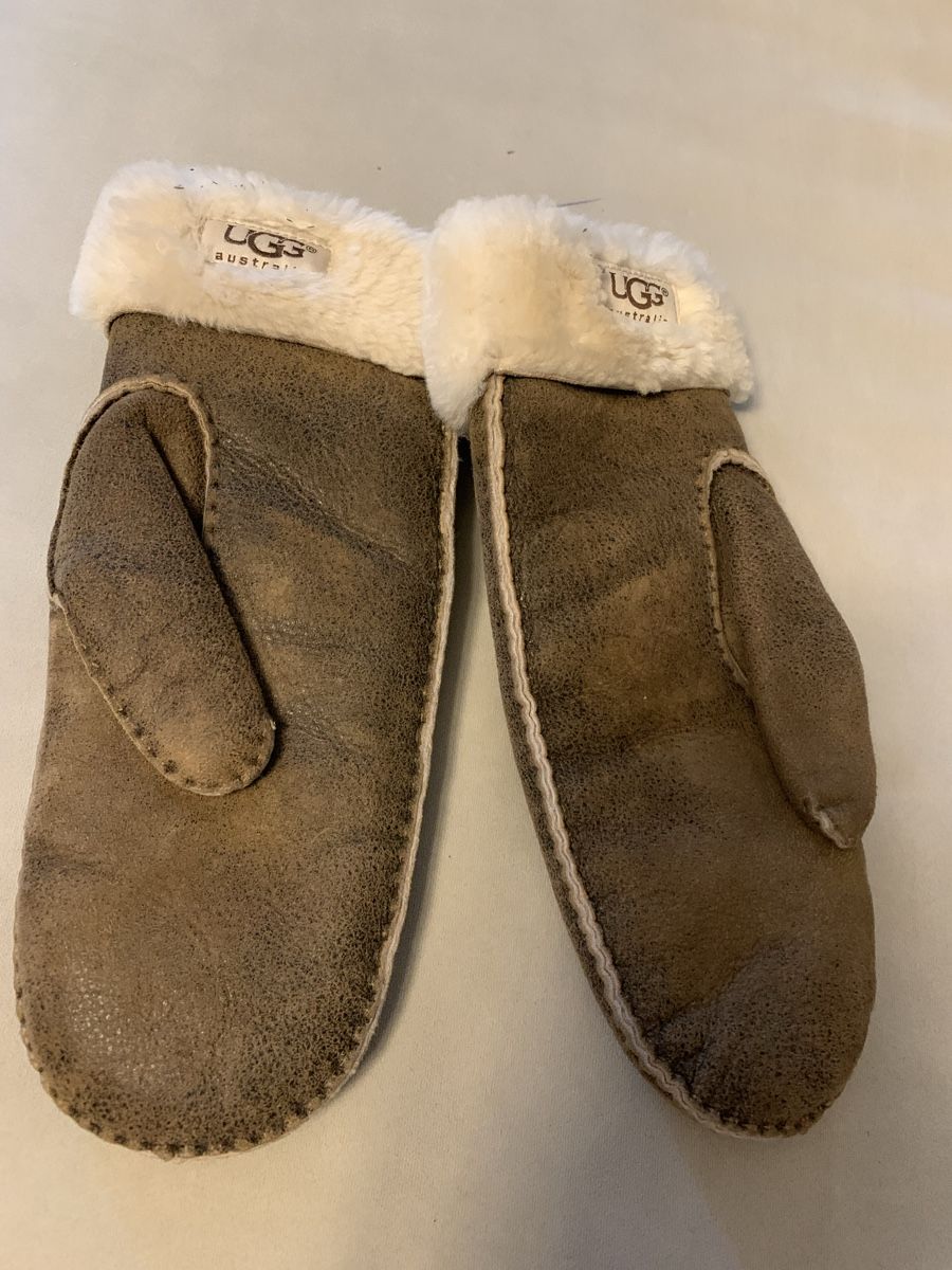 Ugg Guanti & manicotti: UGG Handschuhe  – Usato da Bergdietikon venduto da zor_856j 2