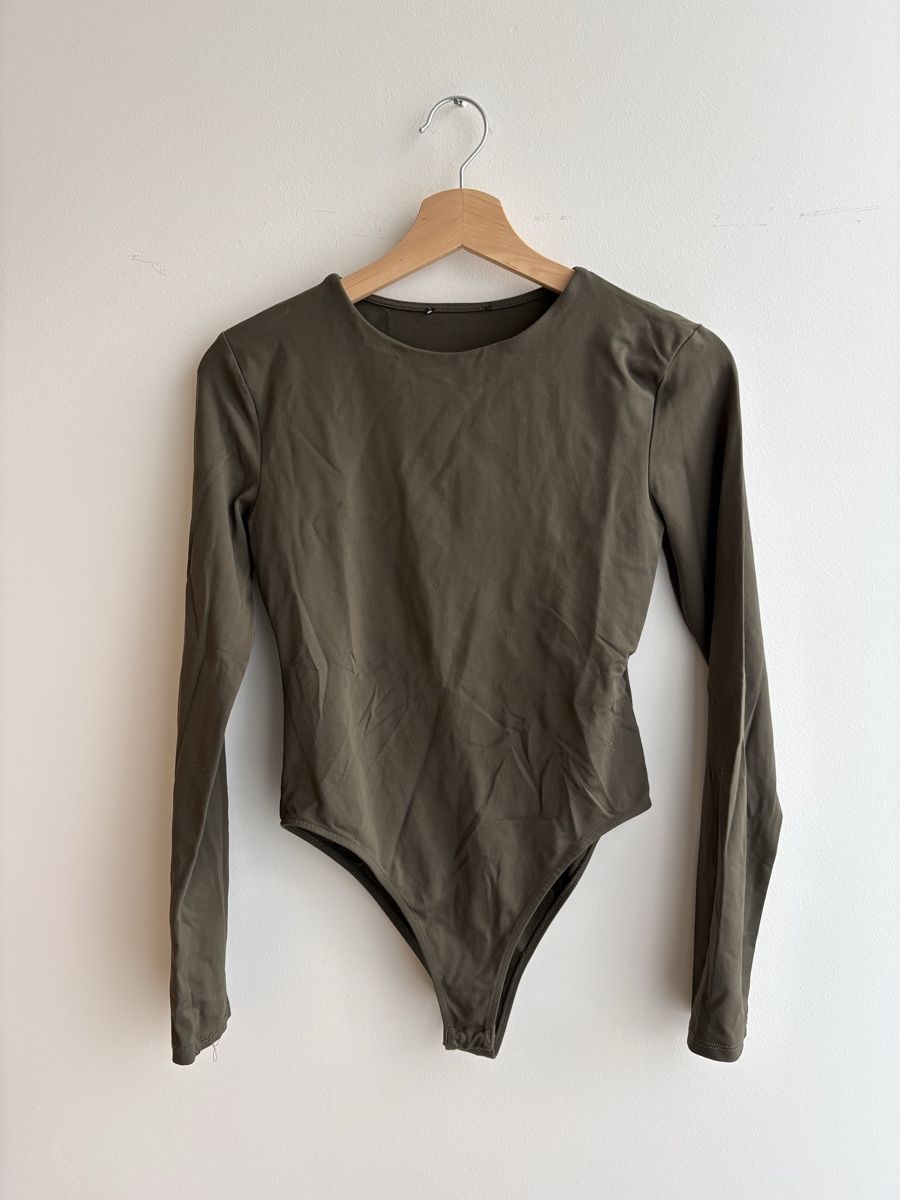 Zara Top: Zara Body Gr. S – Usato da Schaffhausen venduto da Miorajah