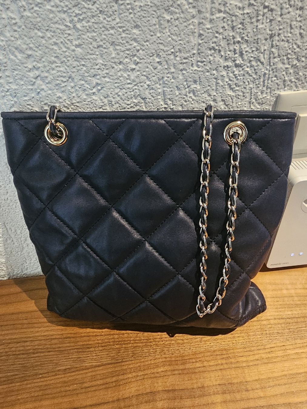 DKNY Taschen für Damen: 👜 DKNY Damenhandtasche – gesteppte Leder – Dunkelblau – Gebraucht aus Zunzgen von Fleksi 2