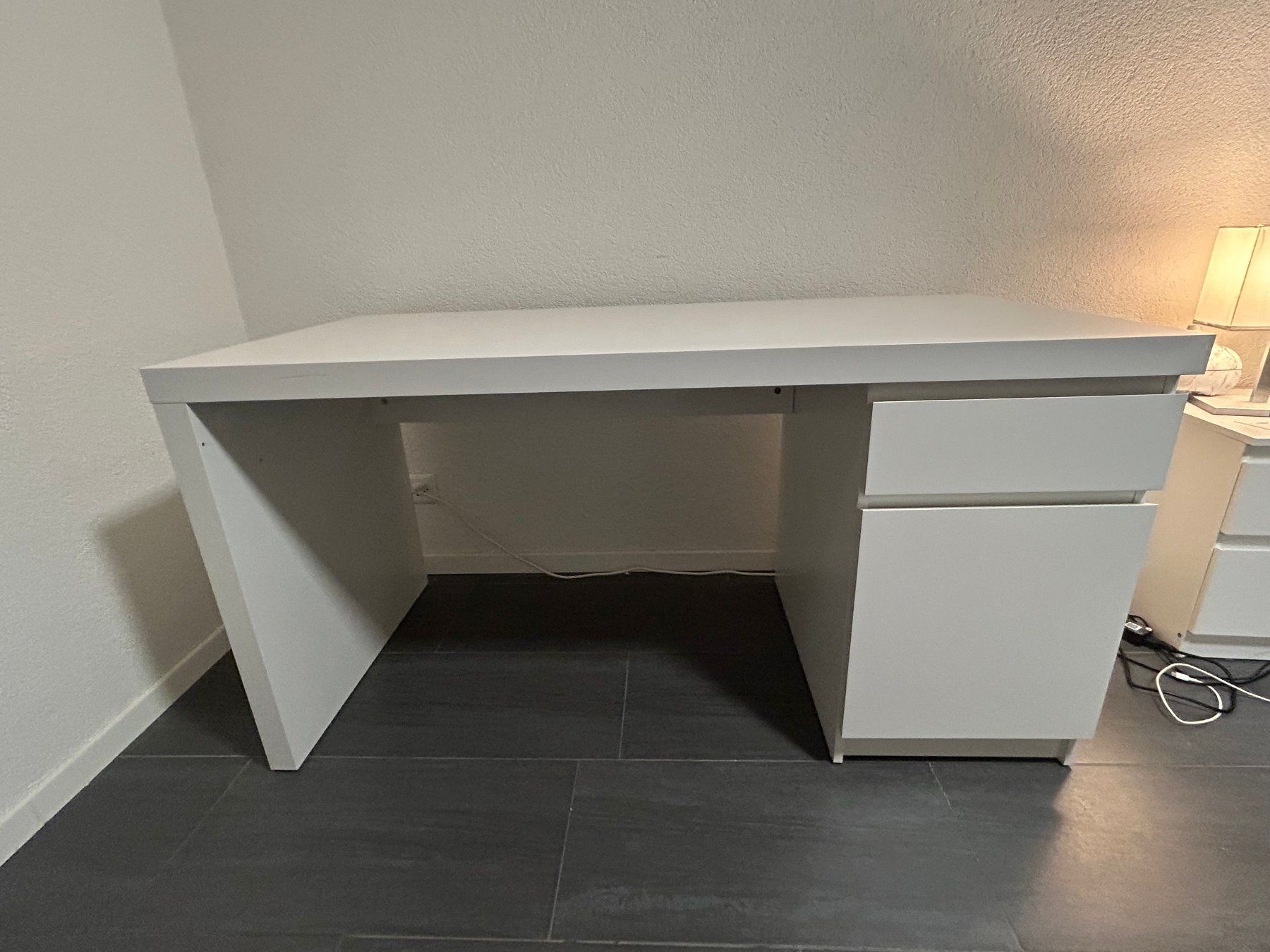 Ikea Scrivanie: Ikea desk MALM – Usato da Glattbrugg venduto da giu_6ynv 4