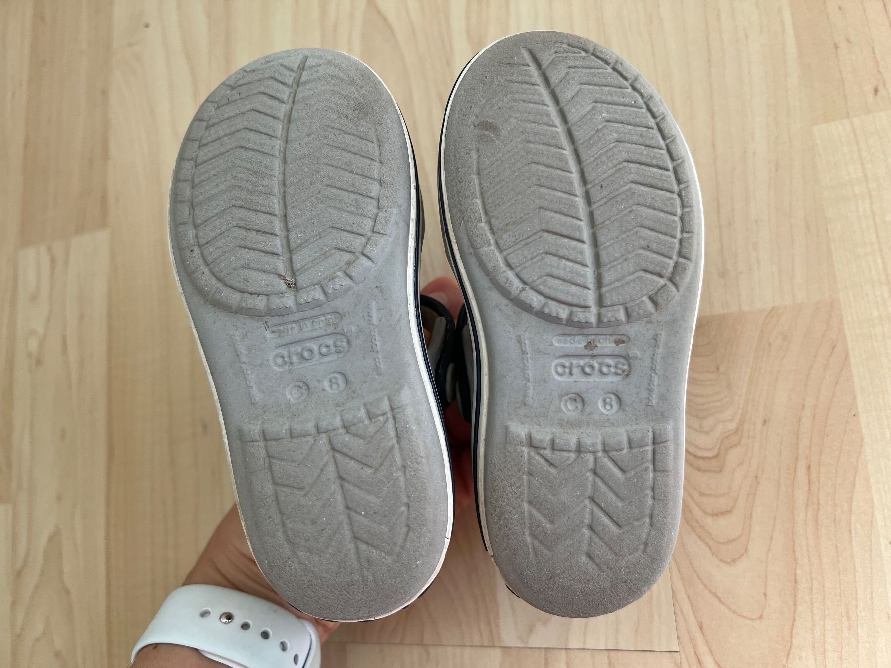 Crocs Schuhe für Jungen: Crocs Crocband sandals C8 Gr.24-25, Grau/blau – Gebraucht aus Siebnen von dte_9kmw 2