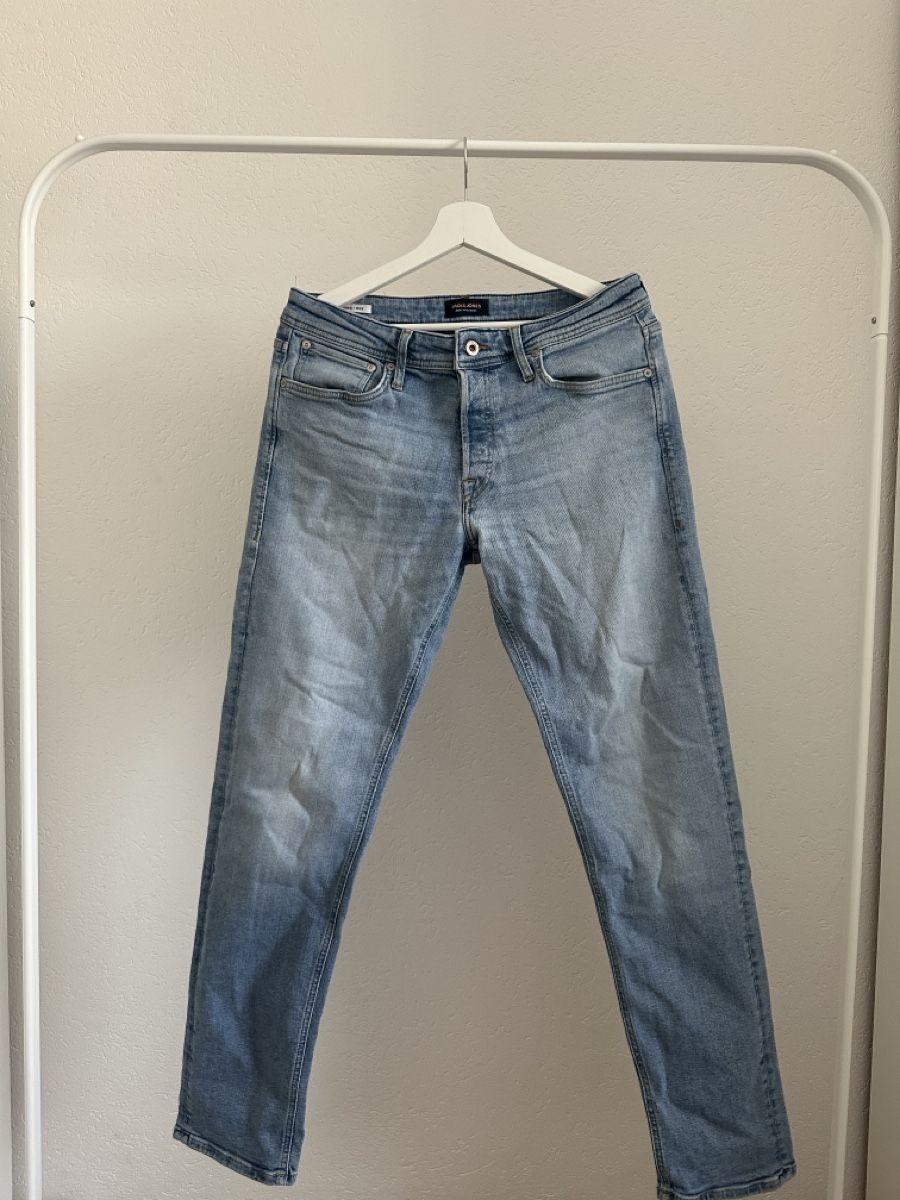 Jack & Jones Jeans: Herren Jeans Jack & Jones hellblau Grösse 32/34 – D'occasion à Rothenburg par nerzlu99