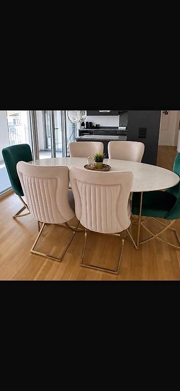 Set di tavolo e panche: schöner Marmortisch mit 6 Stühle – Usato da Wil SG venduto da smu_l76j