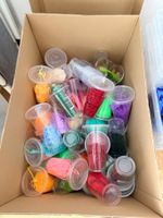 Grosses Garnset in Bechern gebraucht bunt sortiert