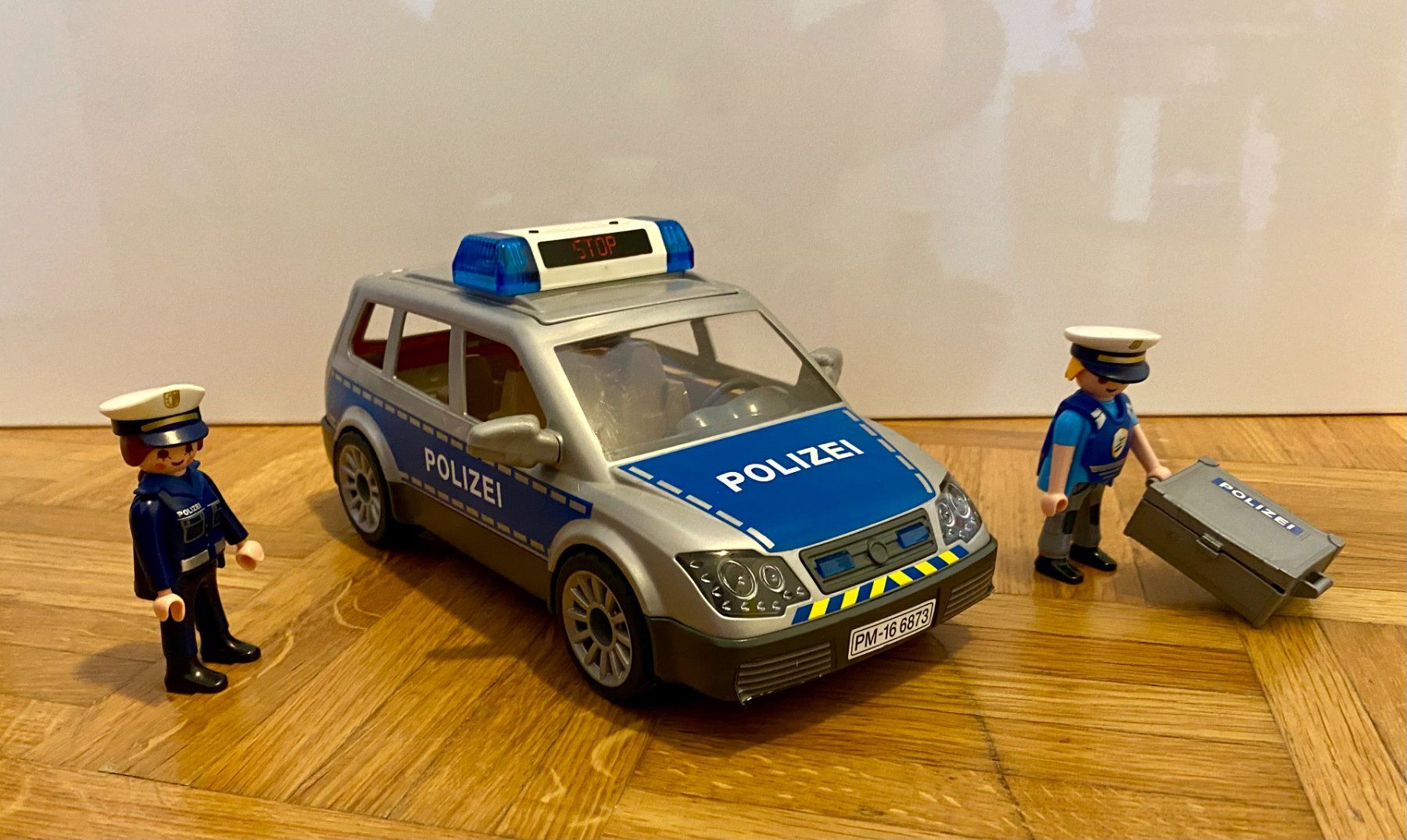 Playmobil Spielzeuge: playmobil polizeiauto 6873 – Neu und originalverpackt aus Lachen SZ von