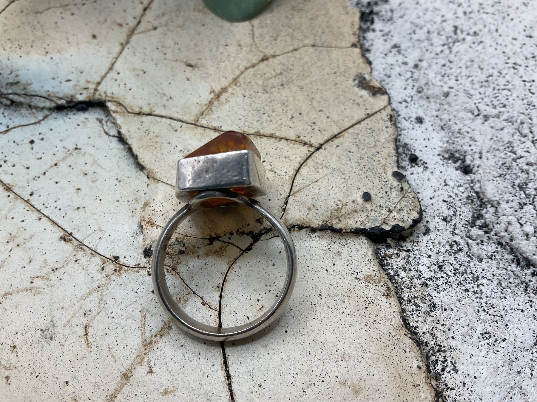 Anelli: Vintage Silberring mit grossem Bernstein, Gr.55.5 – Usato da Luzern venduto da S.Kern01 1