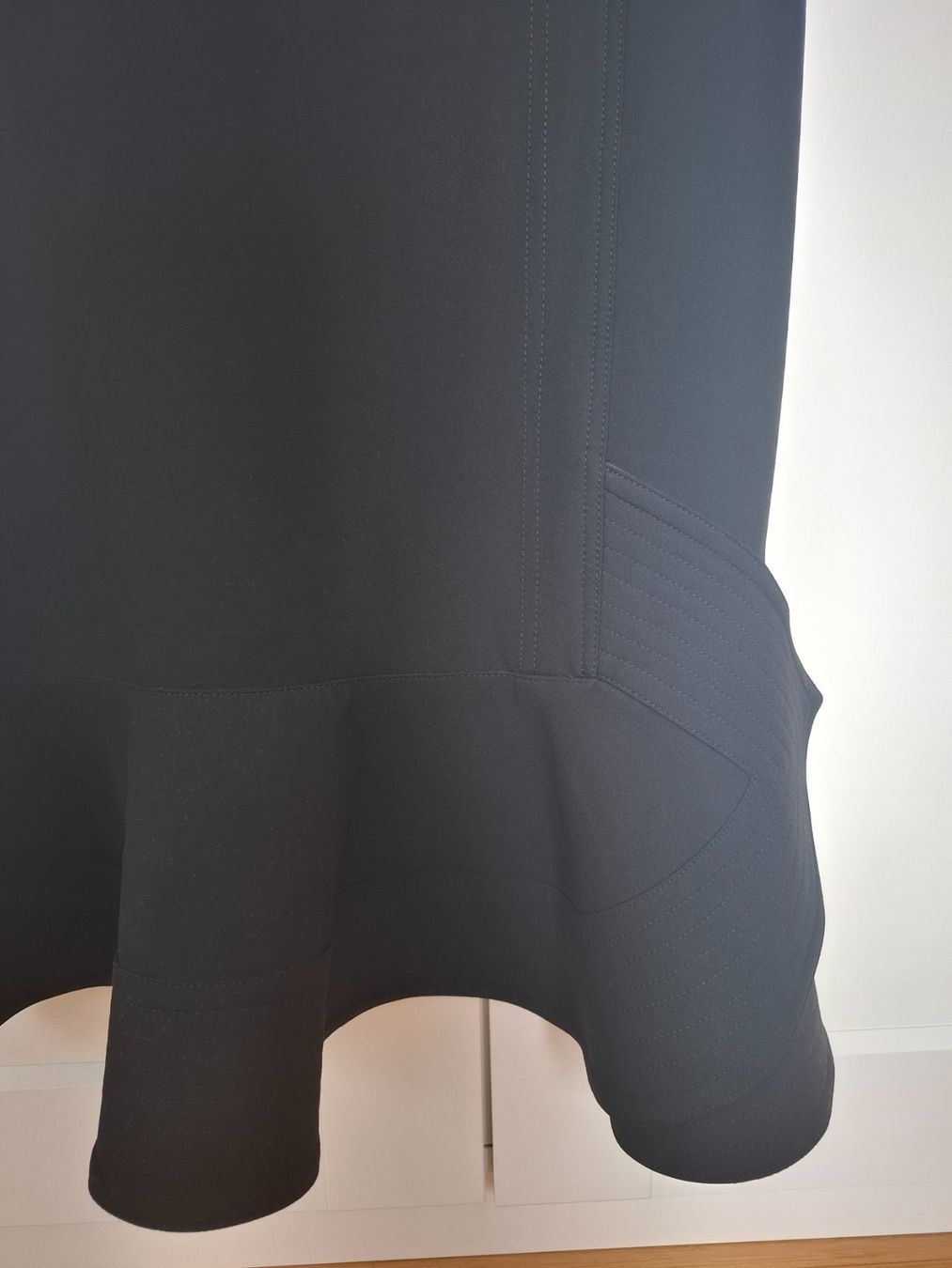 Victoria Beckham Vestiti: Victoria Beckham Kleid schwarz – Usato da Forch venduto da nicmau 1