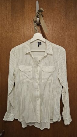 🤍 Weisse Bluse von Vero Moda in Grösse M mit Goldfäden🤍