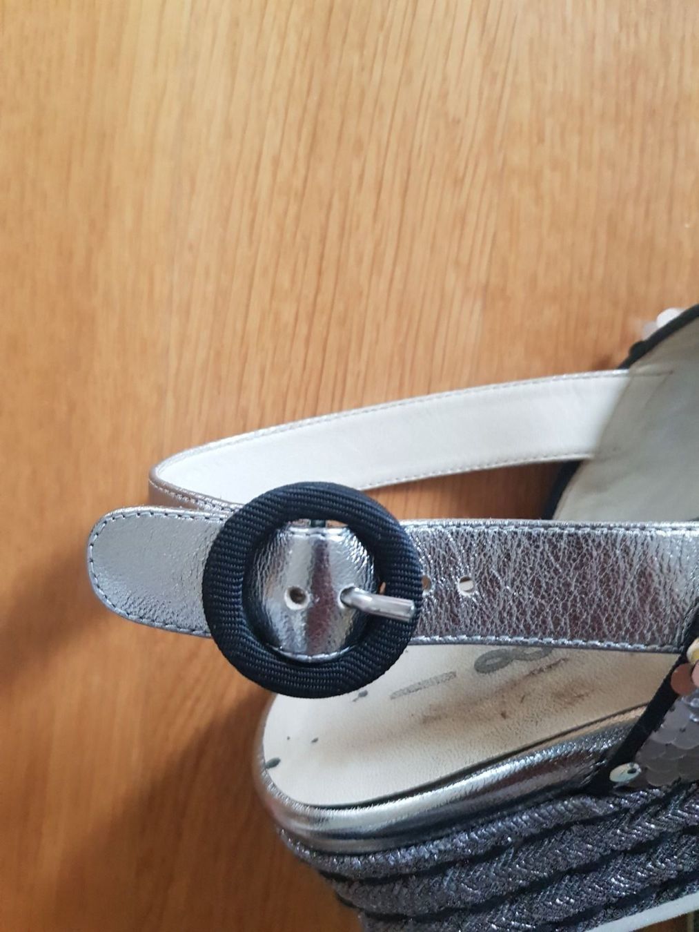 Scarpe da donna: Pailetten Sandalen, Grösse 36 – Usato da Eschenbach SG venduto da SanFranciscoCalifornia 2