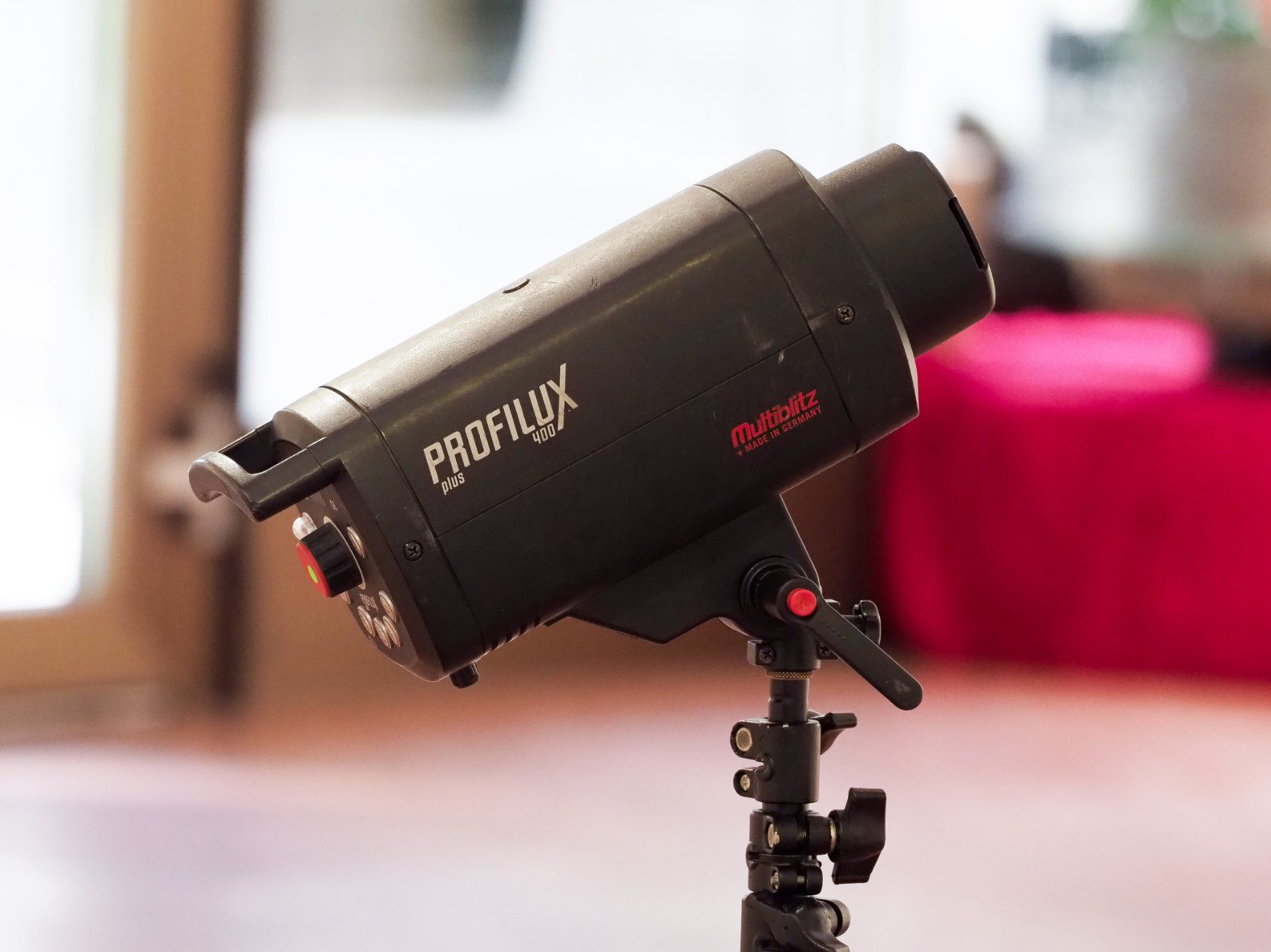 Walimex Flash: Multiblitz Profilux 400 Blitzanlage Set mit Stativ& Softbox – Usato da Bremgarten AG venduto da Flussreif_5620 3