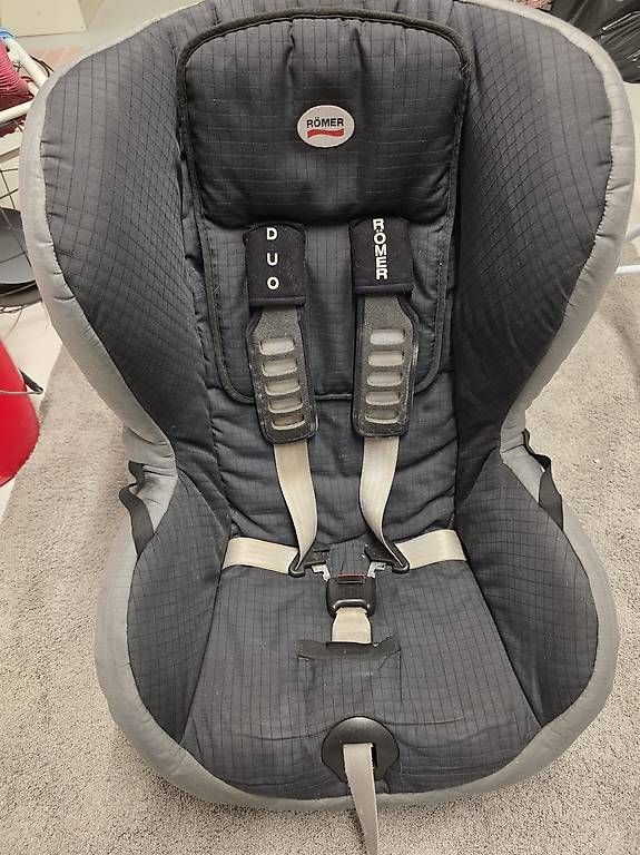 Britax Römer Sièges auto: Römer Isofix Kindersitz – D'occasion à Niederhasli par Miri7920