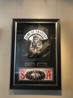 "SONS OF ANARCHY" - signiertes Sammlerbild im Rahmen