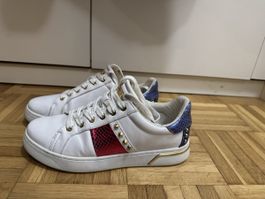 Guess Sneaker Gr. 39, weiss, Schlangen-Look, Nieten