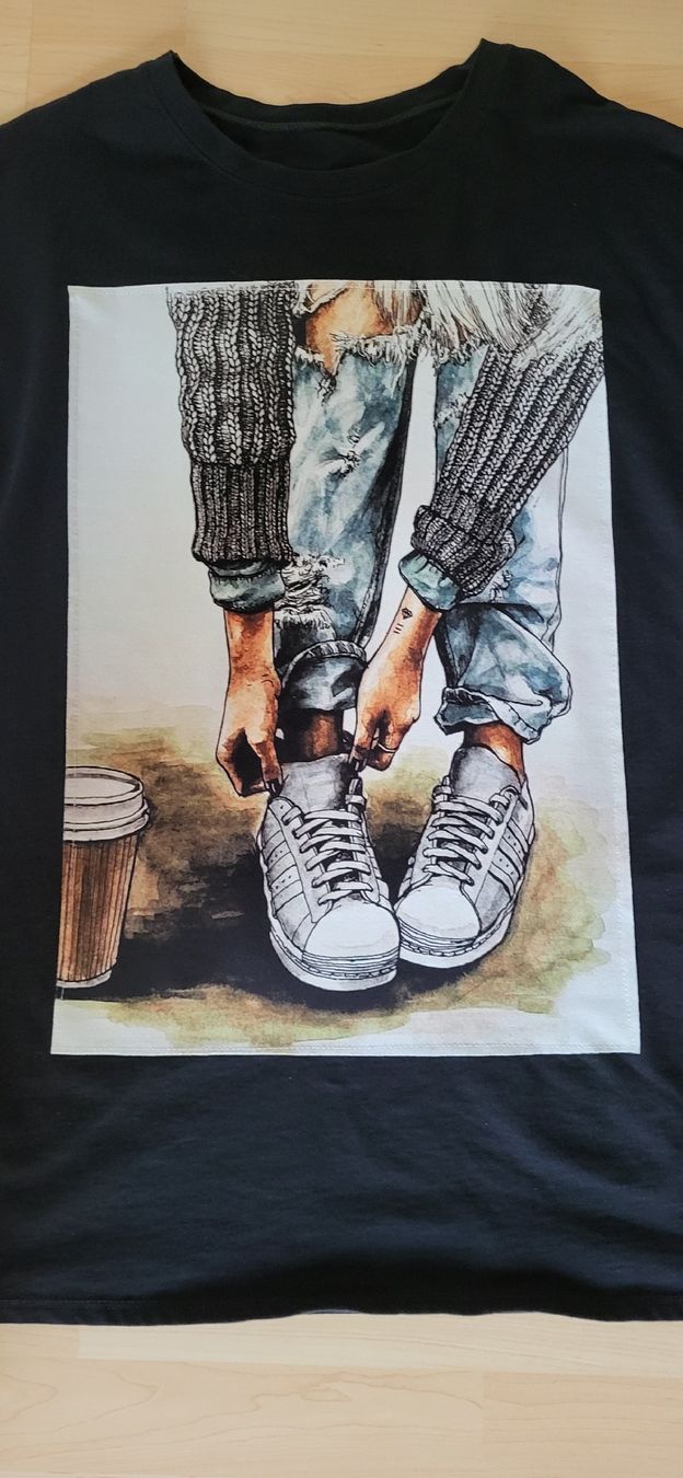 T-shirt: Schwarzer pulli/ Kleid mit speziellem Print, Grösse XL – Nuovo (secondo la descrizione) da Figino venduto da mayam63 1