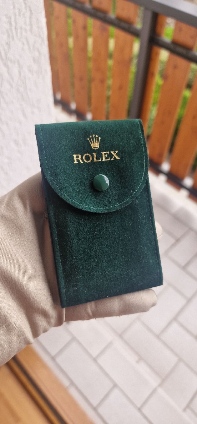 Uhrenboxen: Fourre de Service pour Montre Rolex Vert Feutré – Neu und originalverpackt aus Vernier von dyl_8v8k