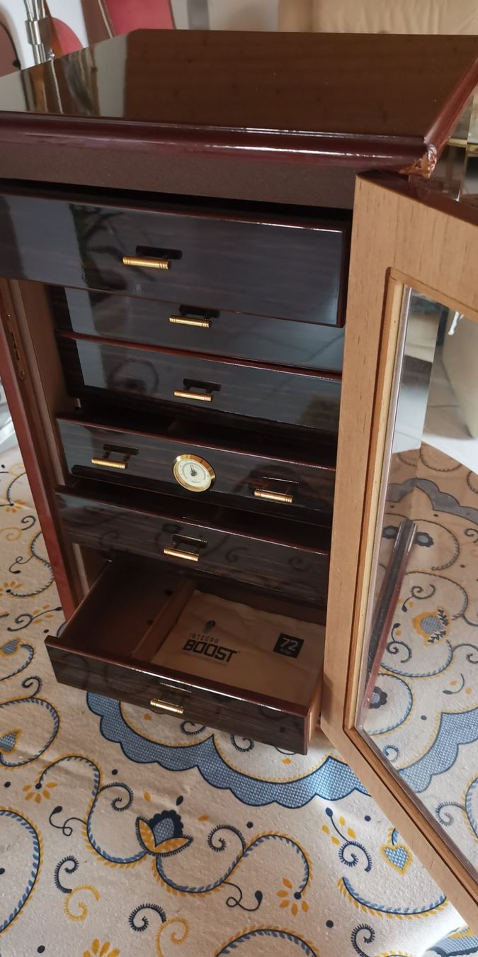 Humidore: Humidor – Gebraucht aus Hausen AG von inf_c5y7