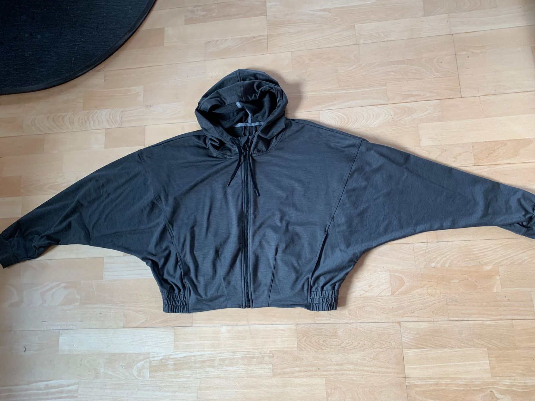 Puma Jacken: PUMA Damen Jacke, Gr. XL, Grau – Gebraucht aus Worb von farben20zauber 3